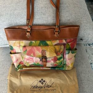 Beautiful leather Patricia Nash shoulder bag